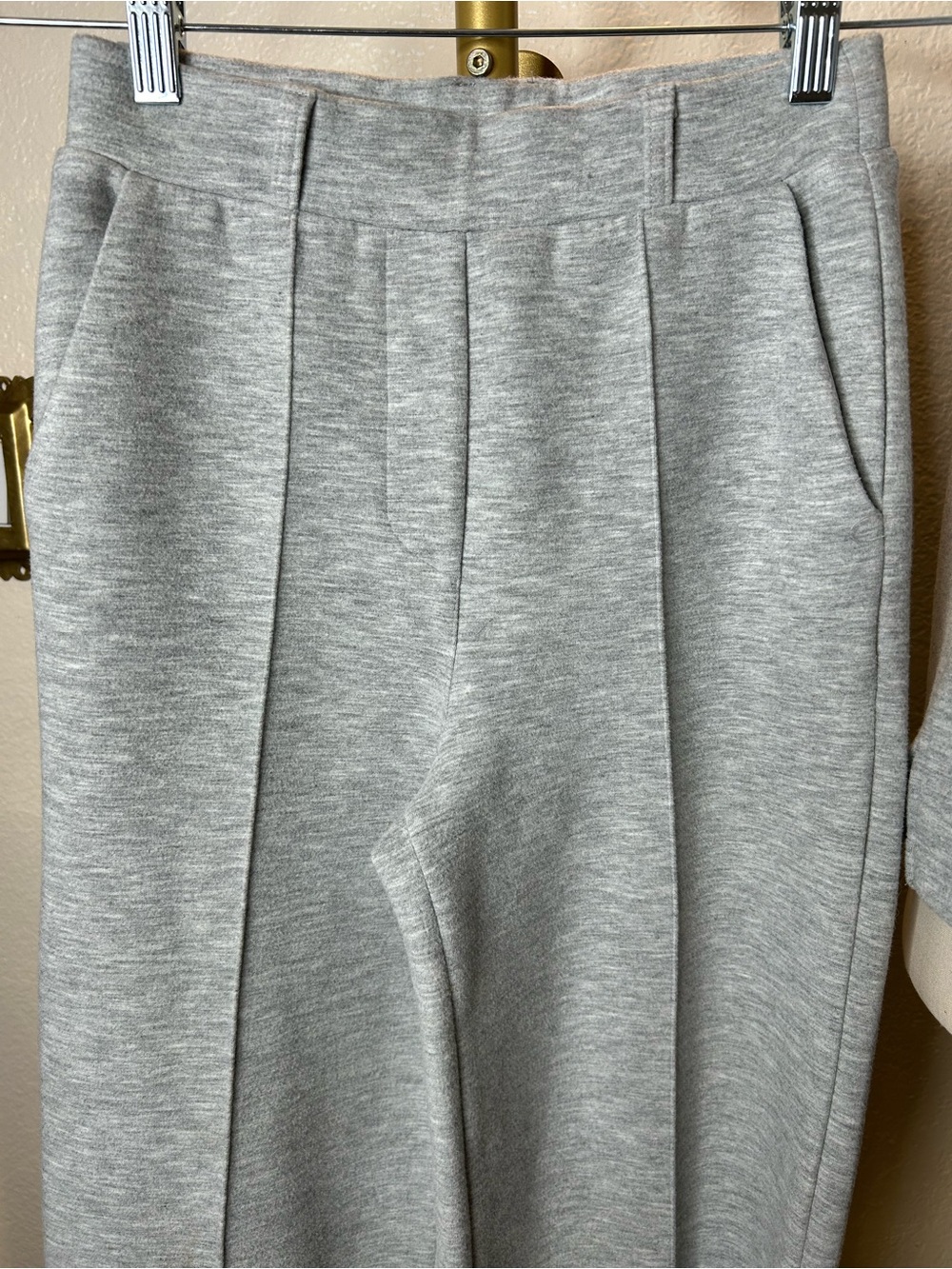 OGL Sleeveless Turtleneck Top & Wide-Leg Pants Set - Light Gray - Picture 6 of 15